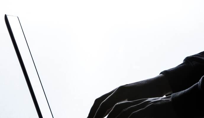 Peinlich, peinlich: Was unter vier Augen bleiben sollte, haben bei einer Sitzung von Pforzheimer Räten alle gelesen.