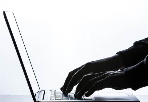 Peinlich, peinlich: Was unter vier Augen bleiben sollte, haben bei einer Sitzung von Pforzheimer Räten alle gelesen.