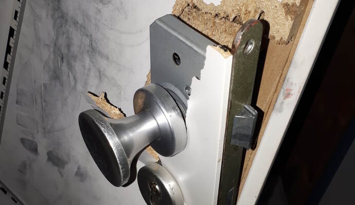 Diesen Schaden haben die Einbrecher in Engelsbrand angerichtet.