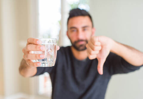 Leider gibt es noch immer keine Entwarnung: Das Wasser in den betroffenen Gebieten muss noch immer sicherheitshalber abgekocht werden.