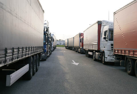 Auf Rastplätzen geht es oft eng zu.