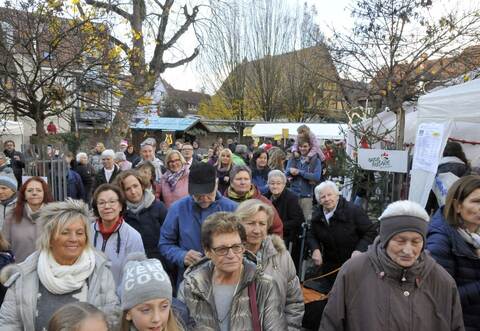 Jede Menge los war auf dem Weihnachtsmarkt in Dietlingen.