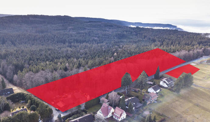 In der rot markierten Fläche zwischen Wasserturm und Sportplatz ist das Baugebiet geplant. Baufläche in Dobel