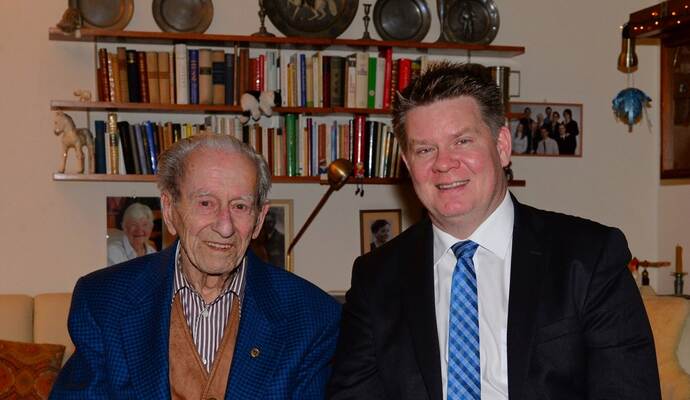 Mit Humor ins hohe Alter: Der Ispringer Dietrich Homfeld feiert seinen