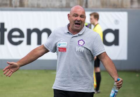 FCN-Trainer Michael Wittwer (erstes Bild) ärgert sich über den VfB Stuttgart II, der sich bei der Suche nach einem Nachholtermin stur stellte. Fatih Ceylan kann’s beim CfR gelassener angehen.