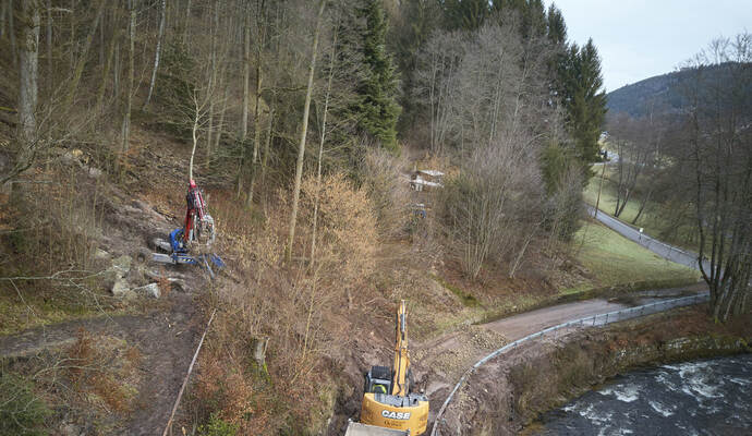 Aus der Vogelperspektive heraus hat PZ-Fotograf Georg Moritz die Aufräumarbeiten fotografiert.