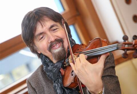 Marcel Baluta will auch weiterhin täglich üben: "Ich kann ohne meine Geige nicht leben", sagt er.