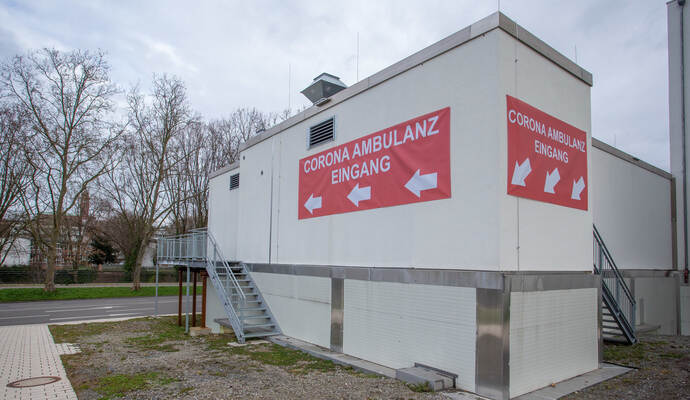 Hier wurden die beiden Pforzheimer positiv auf das Coronavirus getestet: in der Corona-Ambulanz in am Helios Klinikum.