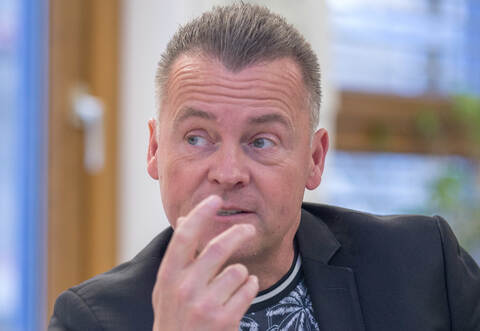 Der Fußball-Kommentator und gebürtige Pforzheimer Oliver Forster hat Corona.