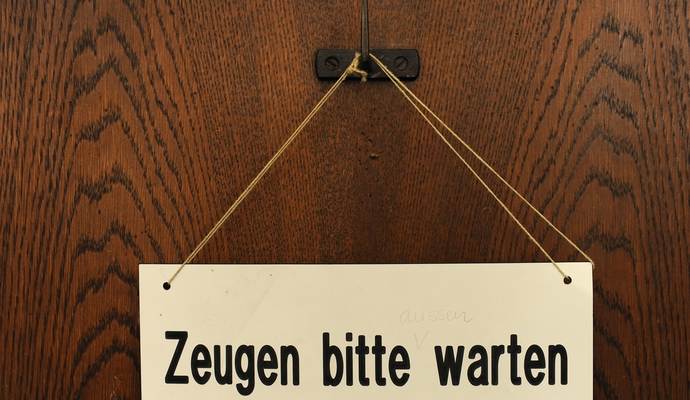 Den Fall eines mutmaßlichen sexuellen Übergriffs bei der Klausurtagung des Gemeinderats Niefern-Öschelbronn im Oktober 2019 im Kreis Heilbronn wird jetzt das Amtsgericht Brackenheim in einem Prozess untersuchen. Den Fall eines mutmaßlichen sexuellen Übergriffs bei der Klausurtagung des Gemeinderats Niefern-Öschelbronn im Oktober 2019 im Kreis Heilbronn wird jetzt das Amtsgericht Brackenheim in einem Prozess untersuchen.