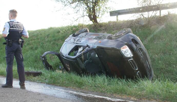 Glück im Unglück: Der Fahrer des Unfallwagens wurde nicht verletzt.