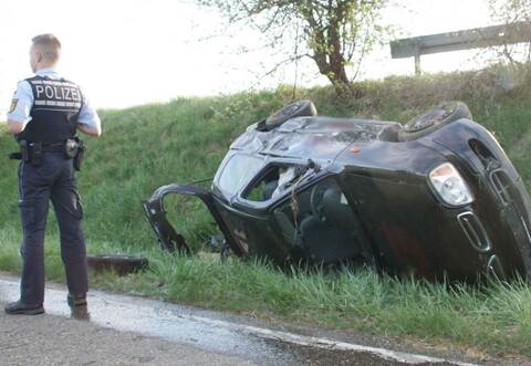 Glück im Unglück: Der Fahrer des Unfallwagens wurde nicht verletzt.