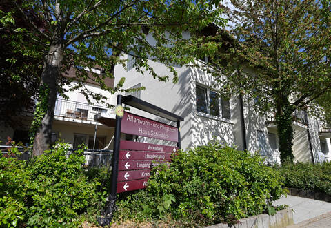 In einem Seniorenheim in Bretten-Neibsheim haben sich 66 Mitarbeiter mit dem Coronavirus angesteckt und 137 der rund 180 Bewohner wurden infiziert. 36 Senioren starben bisher in Zusammenhang mit dem Virus. Foto: dpa