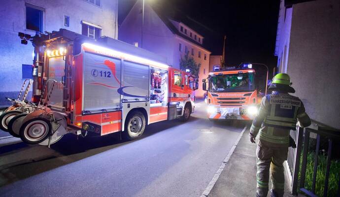 Menschenleben schien in Gefahr zu sein, als am Dienstagabend um 21.50 Uhr die Feuerwehr zu einem Küchenbrand nach Mühlacker-Lomersheim gerufen wurde. Foto: Meyer