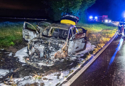 Der Wagen des 19-Jährigen war nur noch ein Wrack.