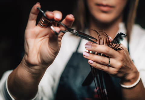 Vor zwei Wochen ging eine Mönsheimerin zu einer Friseurin, die später positiv auf das Coronavirus getestet worden war.