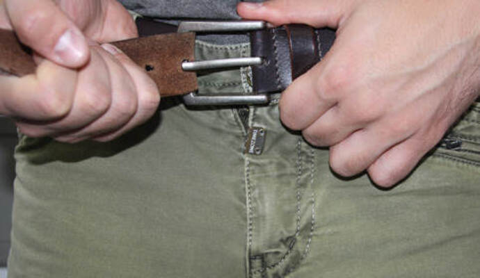 Passanten sowie Verkehrsteilnehmer wurden am Mittwoch in Heimsheim auf einen Exhibitionisten aufmerksam und alarmierten die Polizei. Passanten sowie Verkehrsteilnehmer wurden am Mittwoch in Heimsheim auf einen Exhibitionisten aufmerksam und alarmierten die Polizei.