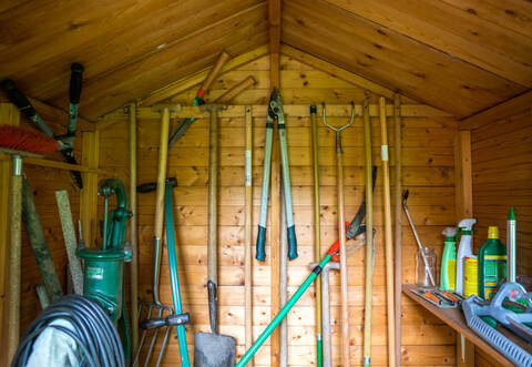 Aus einem Geräteschuppen erbeuteten die Einbrecher teures Solaranlagenzubehör.