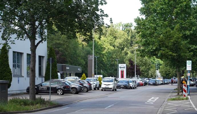 Wildes Parken, kaputte Gehwege und im Untergrund Abwasserkanäle, die inzwischen zu klein geworden sind – Birkenfeld packt die Sanierung der Industriestraße im Brötzinger Tal an.
