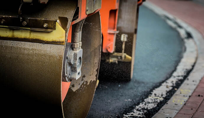 Die Arbeiten an der Strecke gehen weiter, in der Zwischenzeit wird der Verkehr umgeleitet.