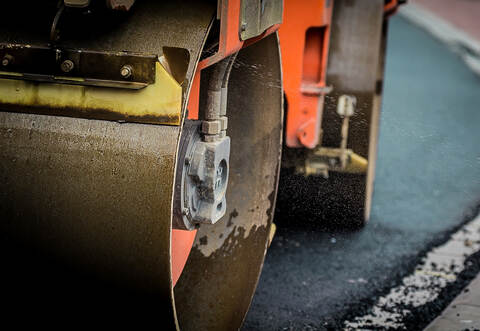 Die Arbeiten an der Strecke gehen weiter, in der Zwischenzeit wird der Verkehr umgeleitet.