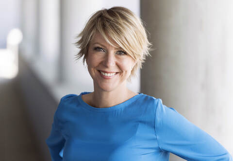 Stefanie Germann moderiert die Sendung.