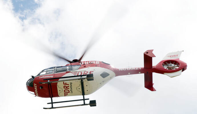 Ein Rettungshubschrauber brachte den verletzten Mann in eine Spezial-Klinik nach Ludwigshafen.