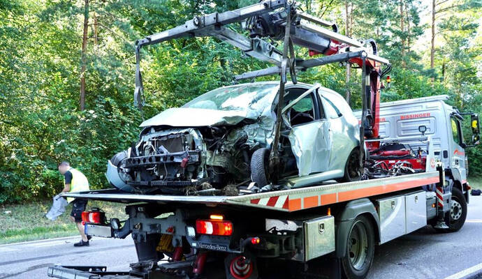 Auf der Landstraße 562 bei Keltern kam es am Donnerstagmorgen zu einem schweren Unfall.