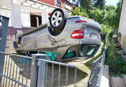Unfall_Ersingen_überschlagen