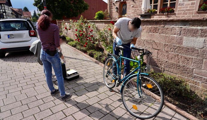 Sichergestellt: Ein Fahrrad, das möglicherweise von den Tätern genutzt wurde.