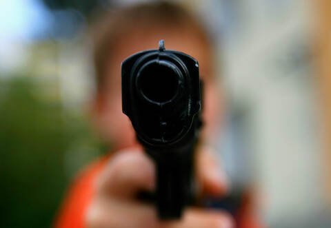 Er hatte nur eine Spielzeugwaffe in der Hand. Weil die jedoch täuschend echt aussah, gab es einen Polizeigroßeinsatz in Calw.