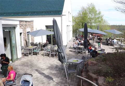 Gute Nachrichten für Ausflügler auf dem Bad Wildbader Sommerberg: Der "Auerhahn" ist neu verpachtet.