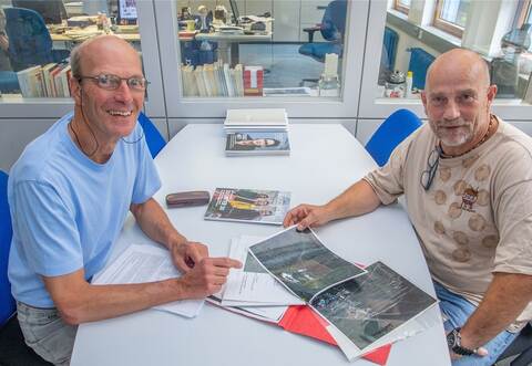Michael Hahn und Rainer Pfrommer aus Engelsbrand wollen weiter gegen den geplanten Super- und Drogeriemarkt kämpfen. Archivfoto: Meyer