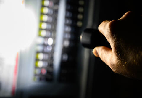Ein Defekt an einem Schaltfeld im Umspannwerk Rinklingen löste am Donnerstagabend den Stromausfall aus.