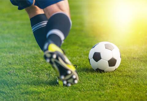 TuS Ellmendingen verteidigte die Tabellenführung in der Kreisklasse A2 mit einem 5:3-Sieg gegen Büchenbronn II, hat aber weiter Schömberg (2:1 bei Huchenfeld II) im Nacken.