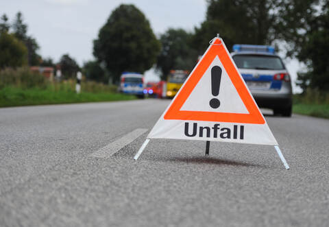 In Folge eines riskanten Überholmanövers kam es am Freitagabend auf der Landesstraße 565 bei Birkenfeld zu einem Auffahrunfall.