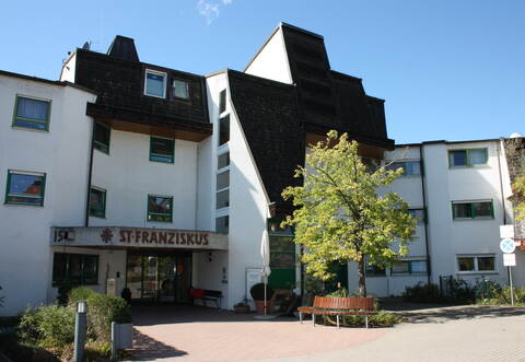 Vor gut einer Woche hat das Mühlacker Seniorenzentrum St. Franziskus mehrere Coronafälle gemeldet, sodass die gesamte Einrichtung unter Quarantäne gestellt werden musste. Mittlerweile hat sich die Situation vor Ort weiter verschärft.