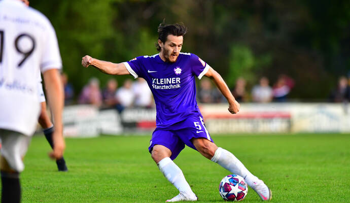 Richtig gut in Fahrt sind derzeit Tolga Ulusoy und seine Teamkollegen vom FC Nöttingen. Richtig gut in Fahrt sind derzeit Tolga Ulusoy und seine Teamkollegen vom FC Nöttingen.