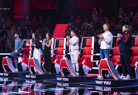 Musiklehrer Alessandro Pola von der Willy-Brandt-Realschule in Königsbach-Stein überzeugte am Donnerstag bei "The Voice of Germany". Alle Juroren drehten sich um und warben um die Gunst des 30-Jährigen.