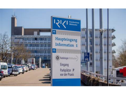 RKH Krankenhaus in Mühlacker: Von erwarteten höheren Landesmittel sollen auch die Kommunen profitieren – die Kreisumlage wird leicht gesenkt.