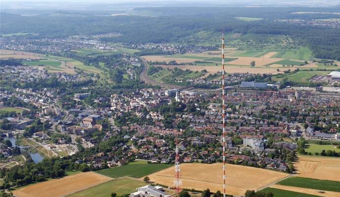 Die Steuerungsgruppe der Stadtverwaltung hat am Dienstagvormittag beschlossen, die beiden für Freitag und Samstag im Uhlandbau geplanten kulturellen Veranstaltungen abzusagen.