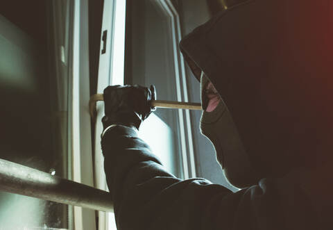 Nur teilweise erfolgreich war ein Einbrecher in einer Gaststätte in Bad Wildbad-Calmbach. Symbolbild: AA+W/stock.adobe.com
