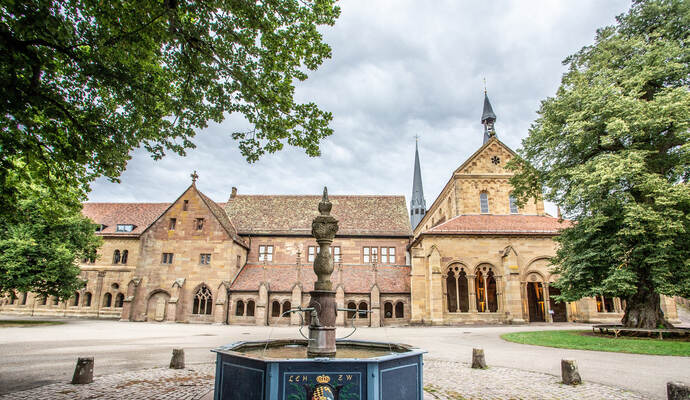 Das Kloster Maulbronn ist ab Samstag wegen der Corona-Pandemie wieder geschlossen. Das Kloster Maulbronn ist ab Samstag wegen der Corona-Pandemie wieder geschlossen.
