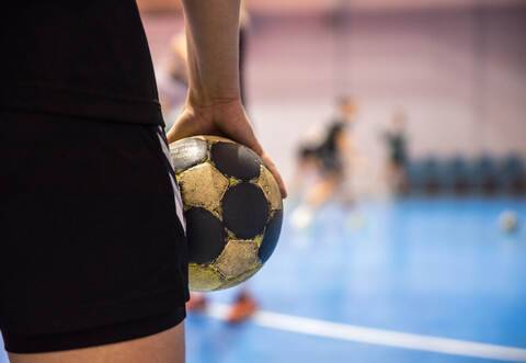 Mit einer starken Leistung hat der HC Neuenbürg am Samstagabend in der heimischen Stadthalle geglänzt.