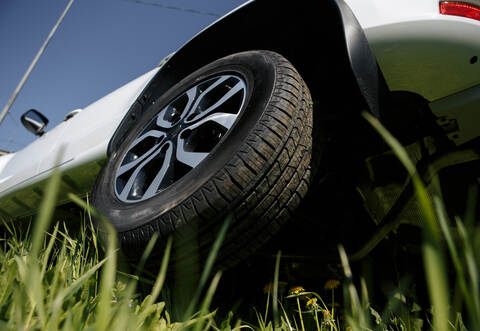 Ein 54-jähriger Autofahrer kam am Samstag unter Alkoholeinfluss von der K4551 zwischen Straubenhardt und Neusatz von der Fahrbahn ab und landete im Straßengraben.