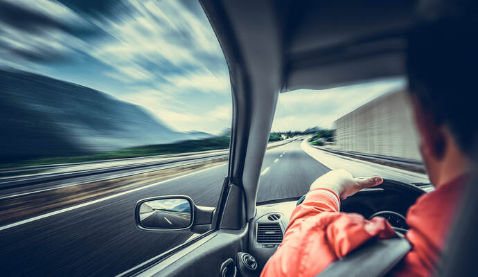 Die höchste Messung auf der A8 bei Heimsheim ergab eine Überschreitung um 63 Kilometer pro Stunde, wie die Polizei am Samstag in einem Bericht an die Presse mitteilte.