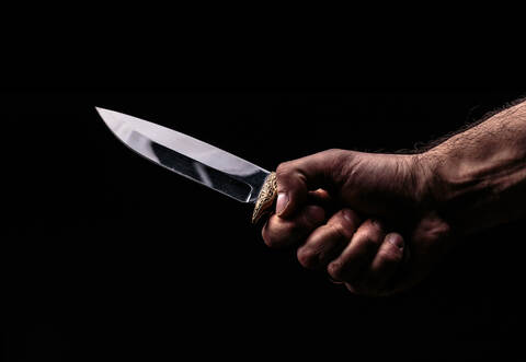 Ein Streitgespräch bei Heimsheim entwickelte sich zu einer Rangelei, in deren Verlauf der 57-Jährige ein Messer gezogen und den 40-Jährigen damit bedroht haben soll.