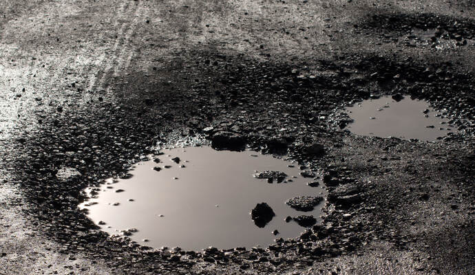 Schlagloch_Symbolbild Schlagloch_Symbolbild