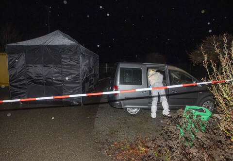 In dem Fahrzeug des vermissten Mannes befand sich eine verstorbene Person.