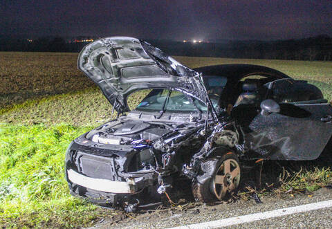 Auf der L1143 zwischen Lienzingen und Zaiserweier ist es am frühen Donnerstagmorgen zu einem schweren Verkehrsunfall gekommen.